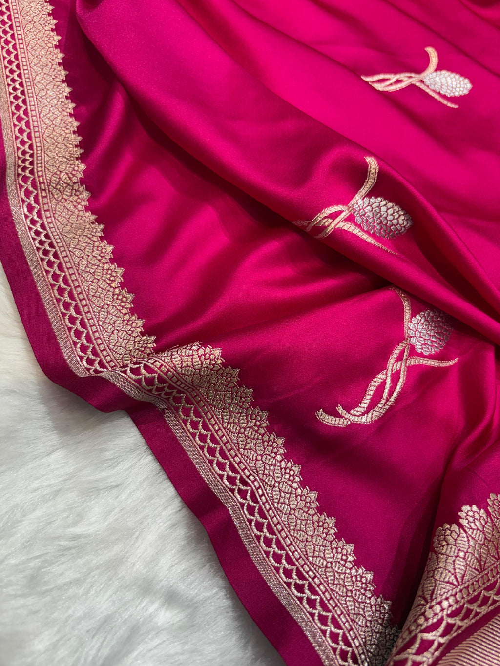 Rani Shades Mashru Motifs Silk Saree