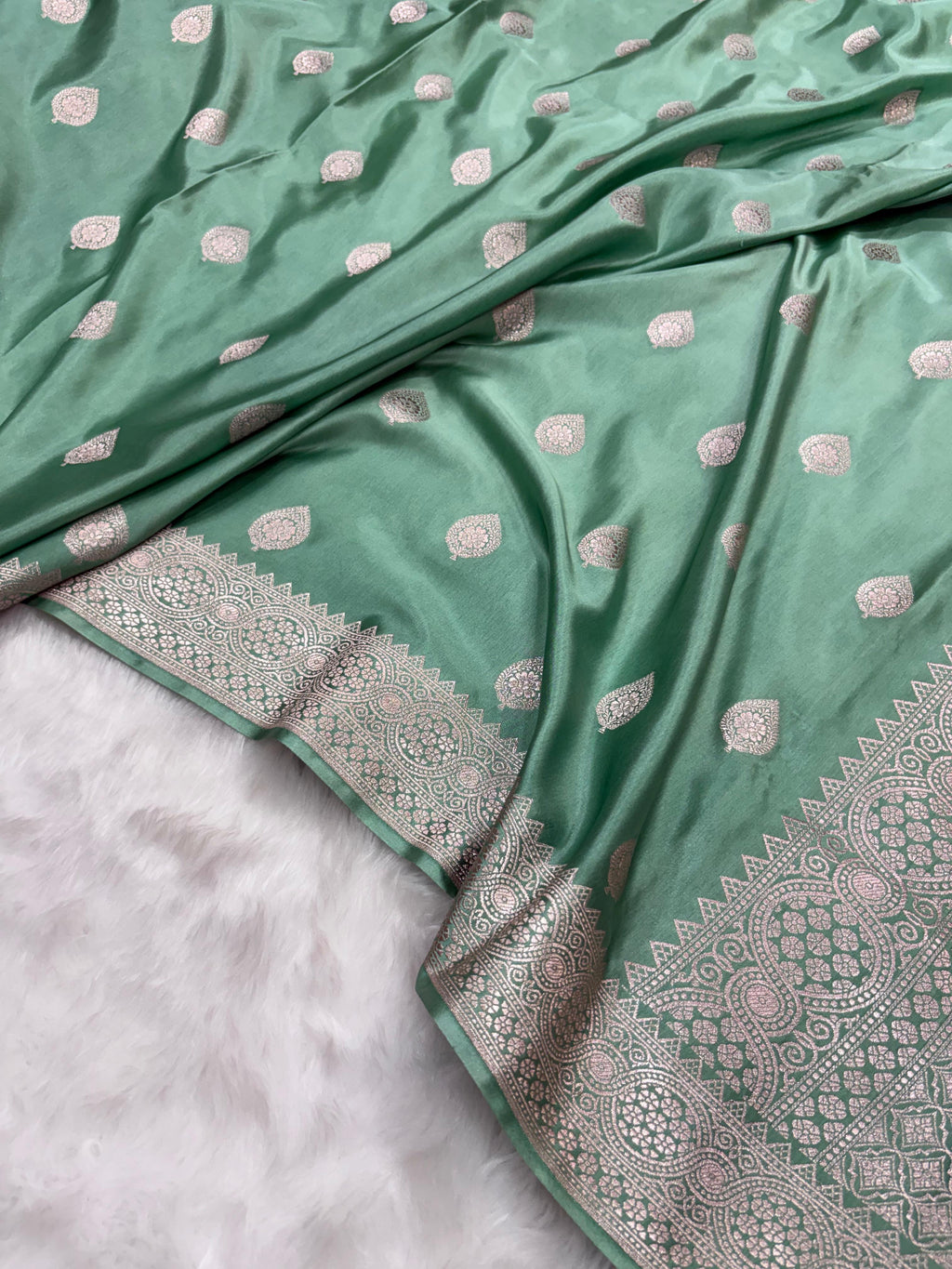 Banarasi Sea-green Mashru Boota Silk Saree