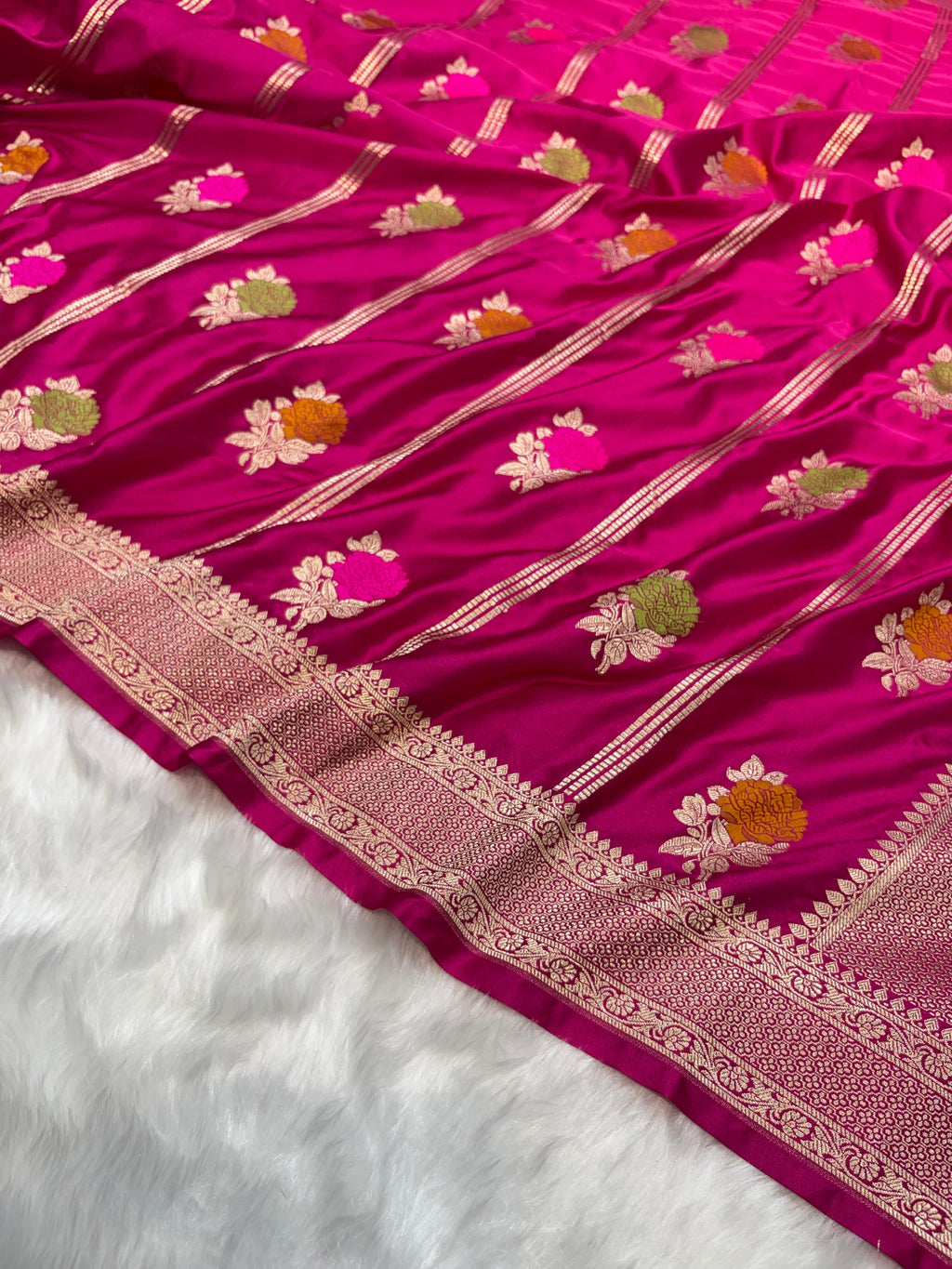 Rani Floral with lining Pattern Minakari Mashru Silk Saree