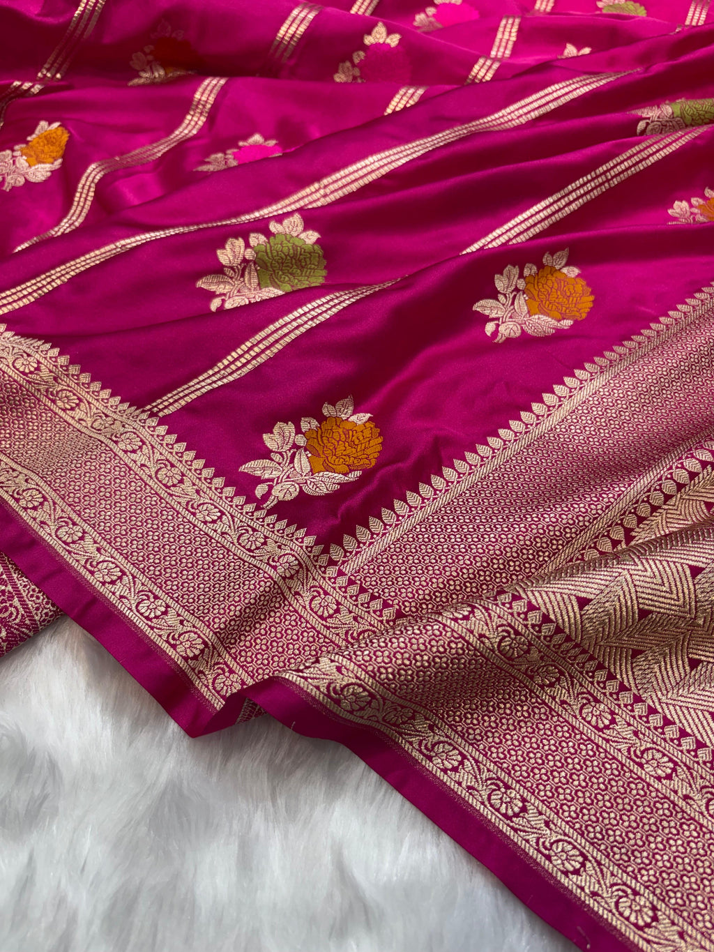 Rani Floral with lining Pattern Minakari Mashru Silk Saree