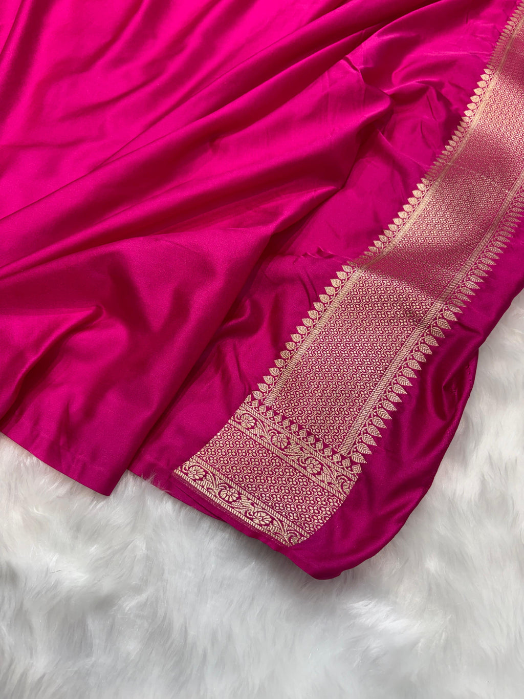 Rani Floral with lining Pattern Minakari Mashru Silk Saree