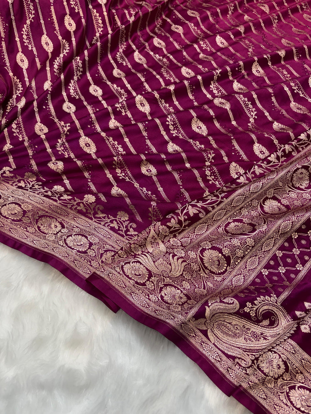 Magenta Shades Floral Jaal with Vertical Stripe Motifs Pattern Mashru Silk Saree