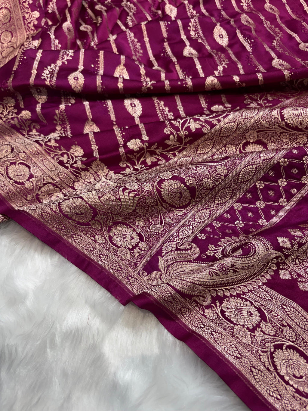 Magenta Shades Floral Jaal with Vertical Stripe Motifs Pattern Mashru Silk Saree