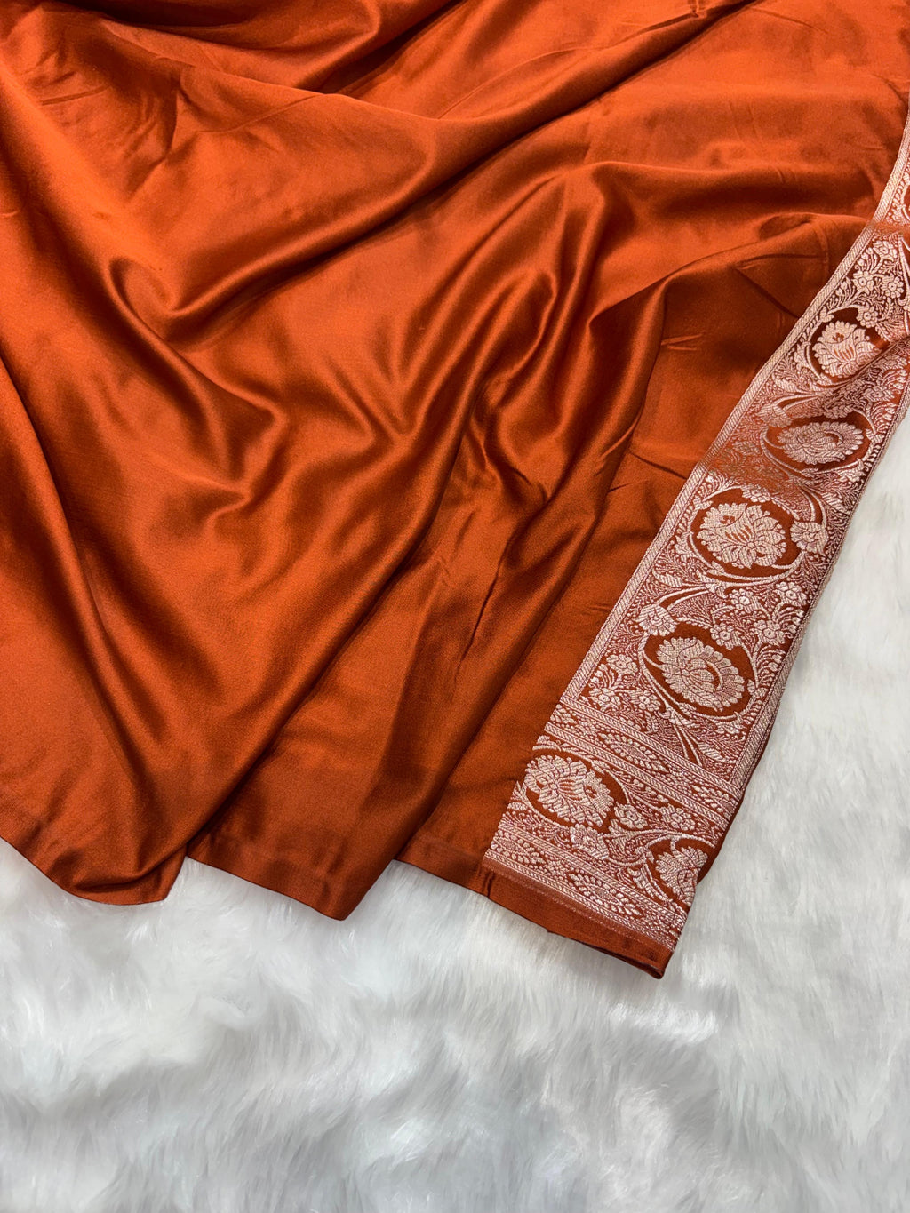 Burnt Copper Shades Floral Jaal with Vertical Stripe Motifs Pattern Mashru Silk Saree