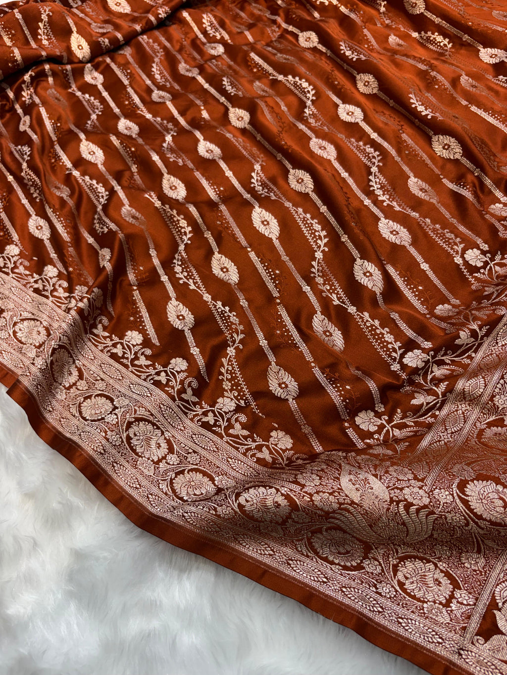 Burnt Copper Shades Floral Jaal with Vertical Stripe Motifs Pattern Mashru Silk Saree