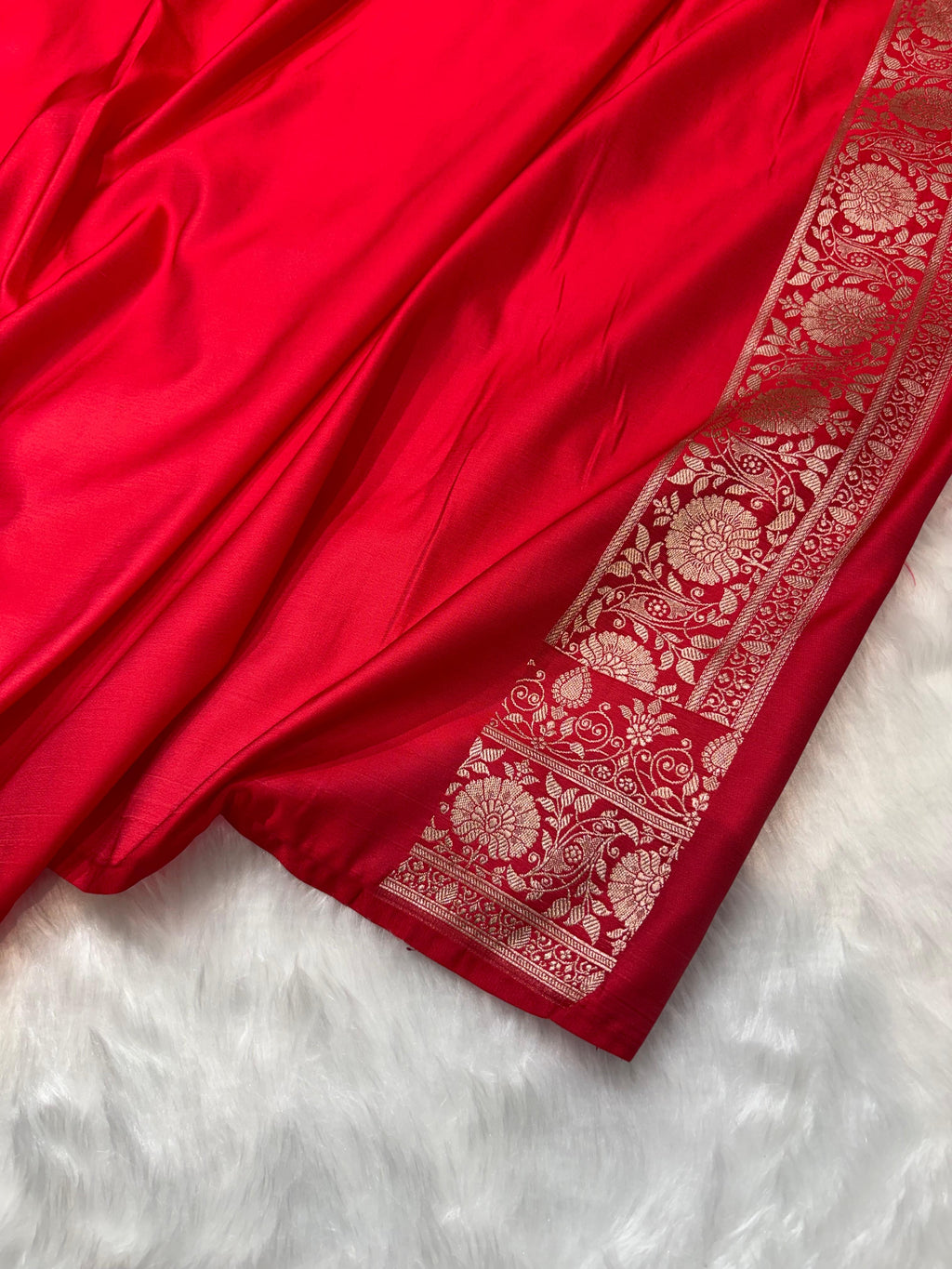 Banarasi Red Shades Floral Meena Mashru Silk Saree