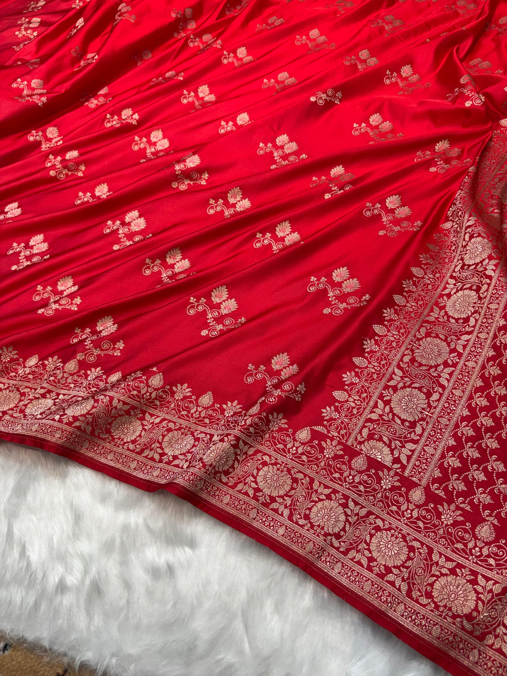 Banarasi Red Shades Floral Meena Mashru Silk Saree