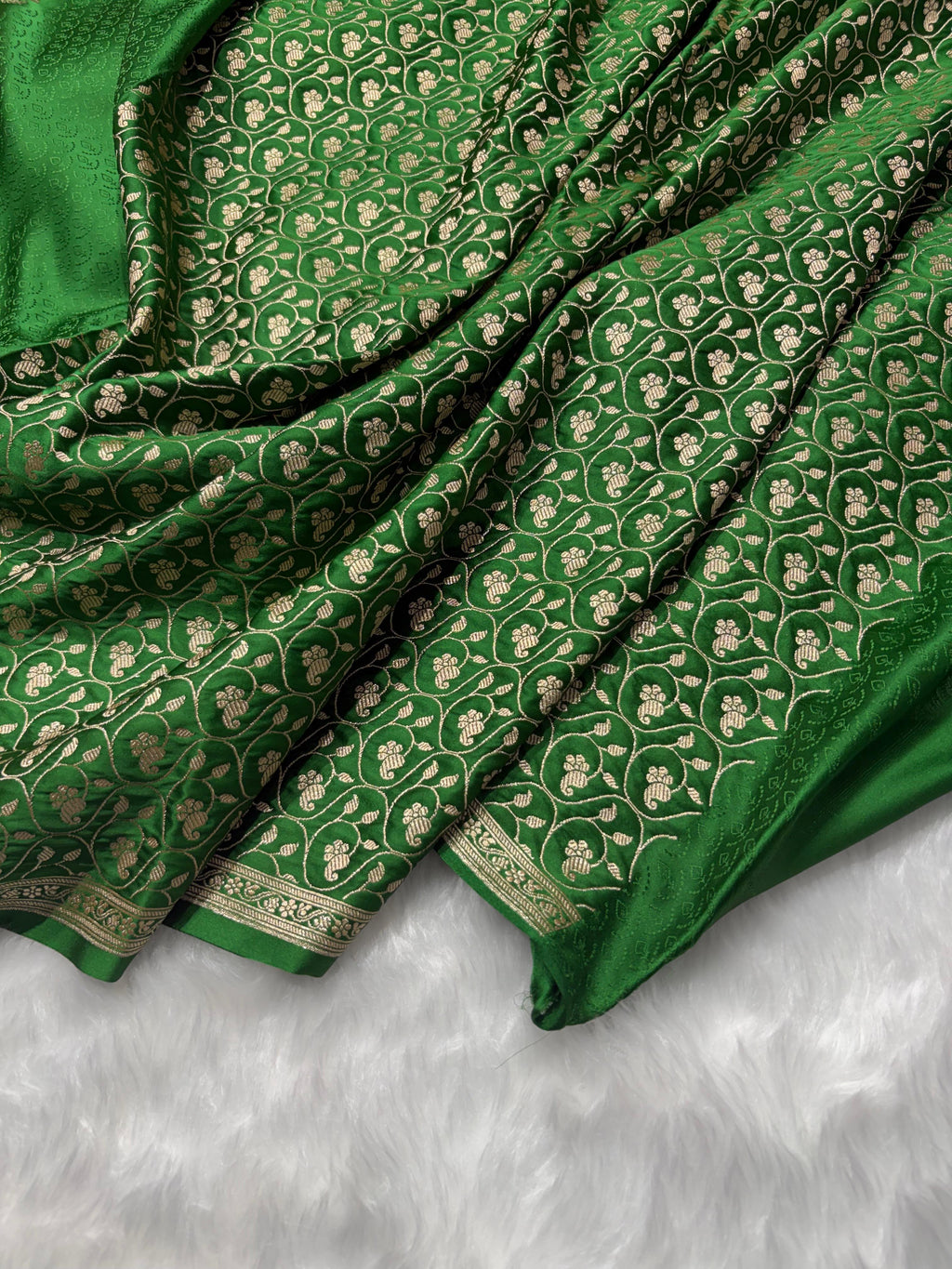 Green Minakari Shades Plain Mashru Silk Saree