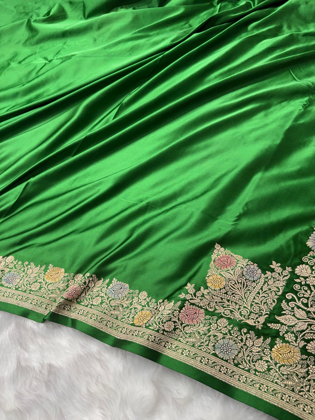 Green Minakari Shades Plain Mashru Silk Saree