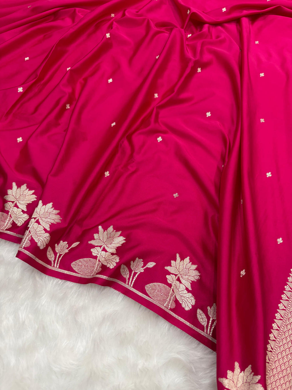 Rani Shades Booti Floral Border Mashru Silk Saree