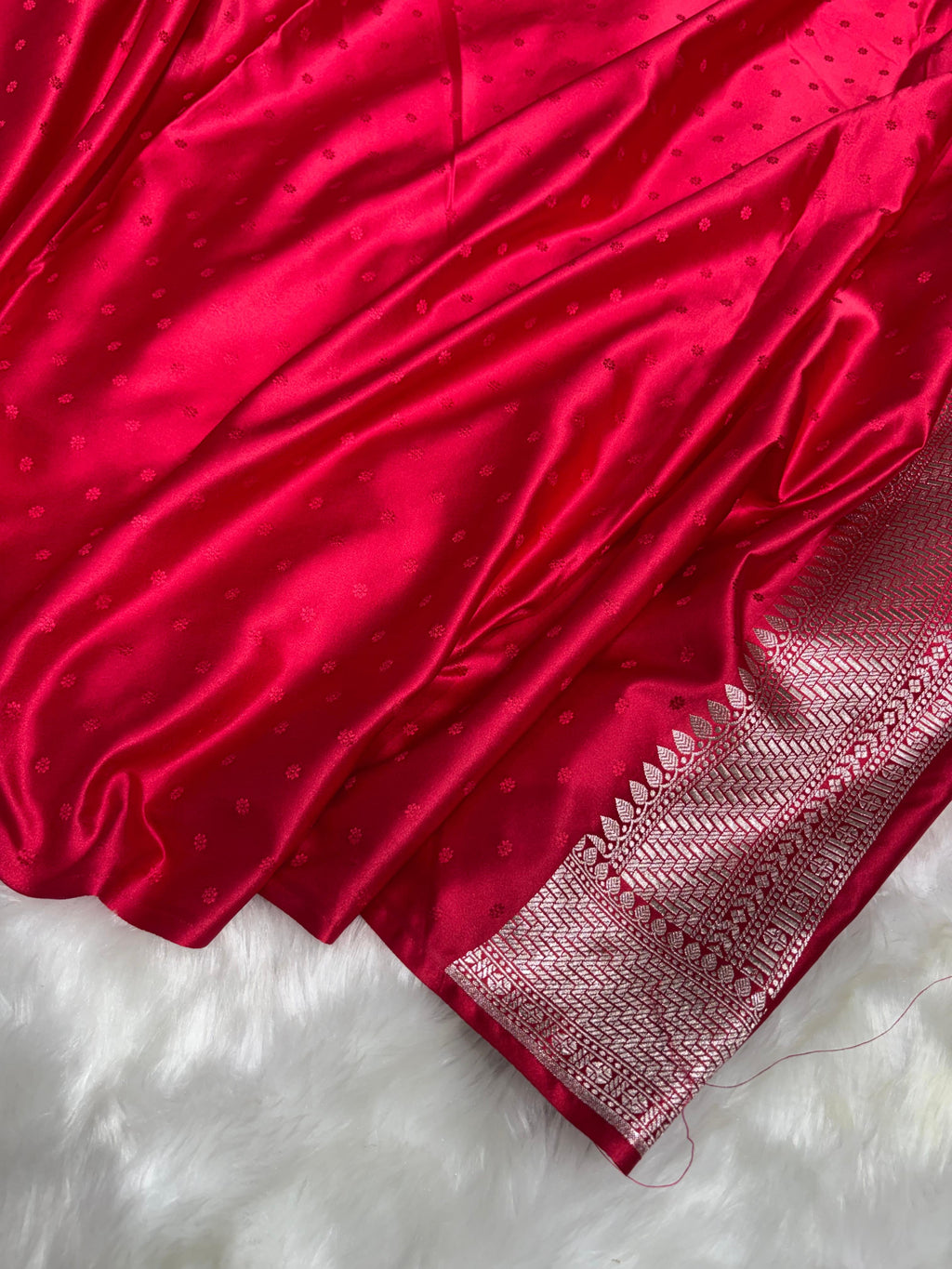 Banarasi Red Shades Tanchoi With Booti Mashru Silk Saree