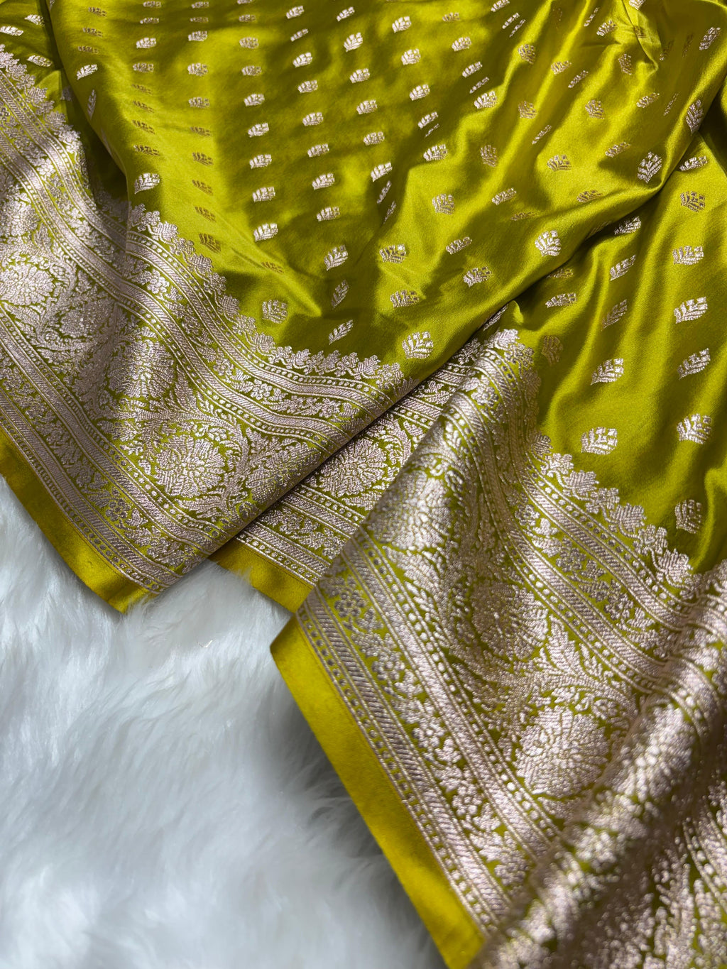 Lime Green Banarasi Mashru Silk Booti Silk Saree