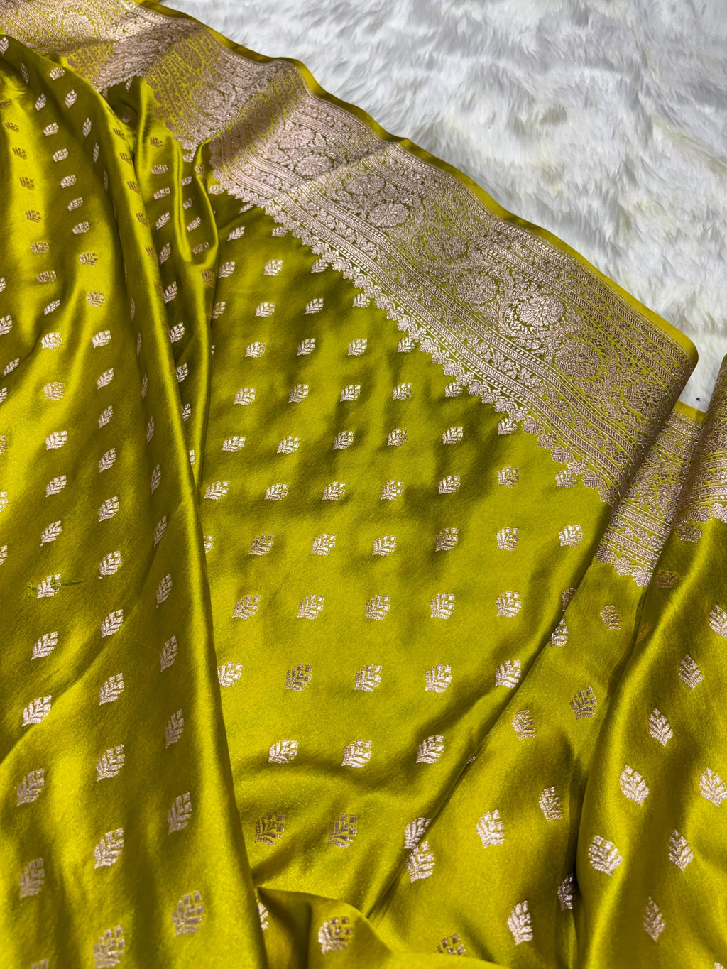 Lime Green Banarasi Mashru Silk Booti Silk Saree