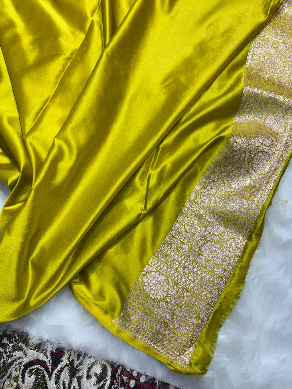 Lime Green Banarasi Mashru Silk Booti Silk Saree