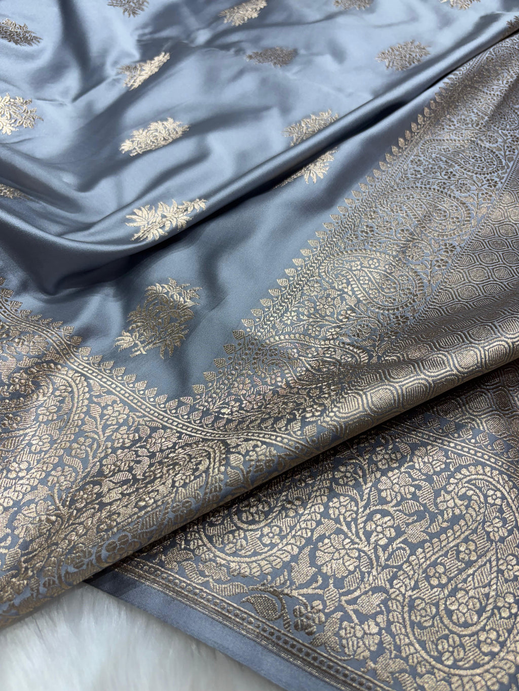 Banarasi Smoke Grey  Premium Motifs Floral Mashru Silk Saree