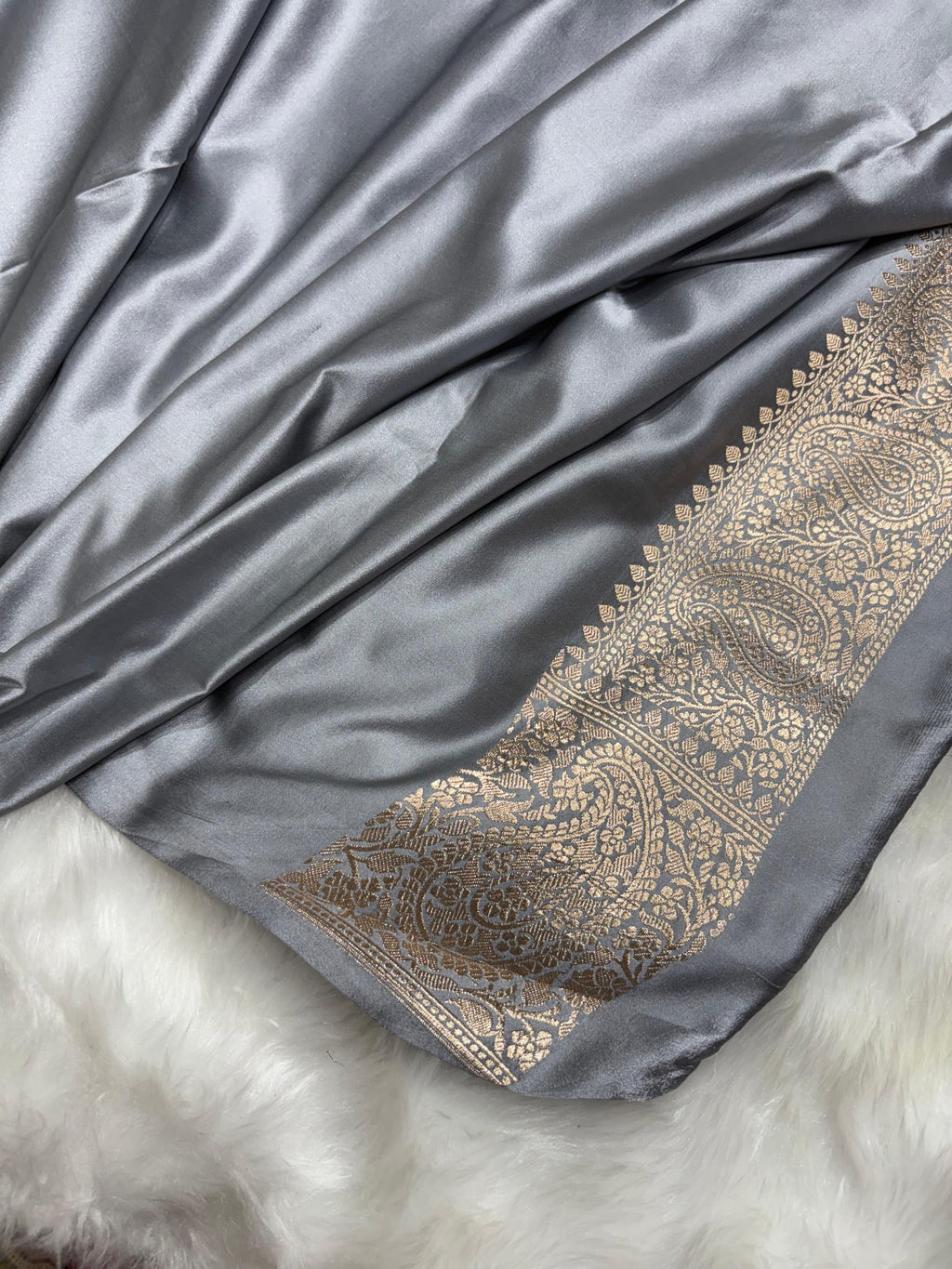 Banarasi Smoke Grey  Premium Motifs Floral Mashru Silk Saree