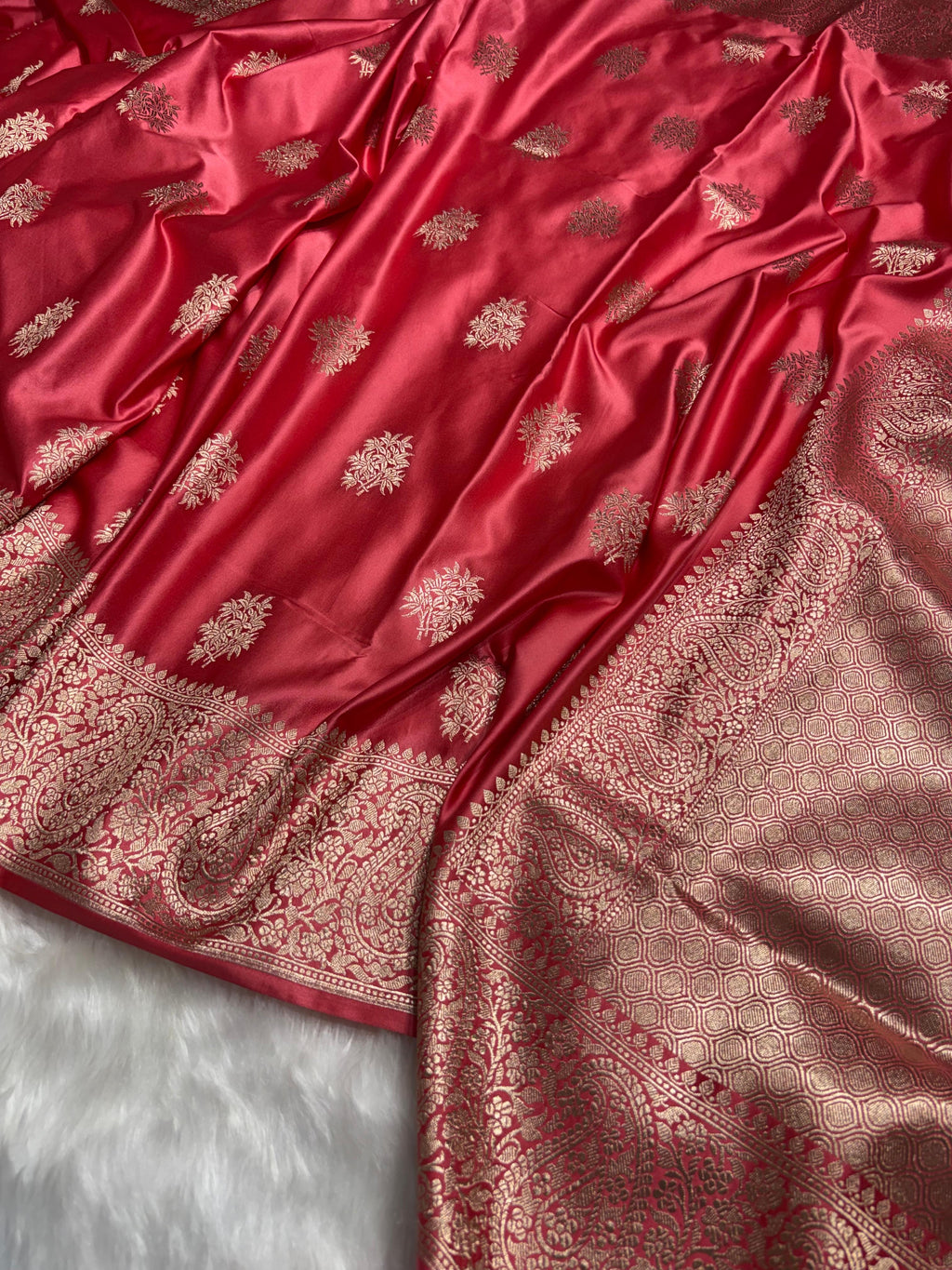Banarasi Blush Coral Premium Motifs Floral Mashru Silk Saree