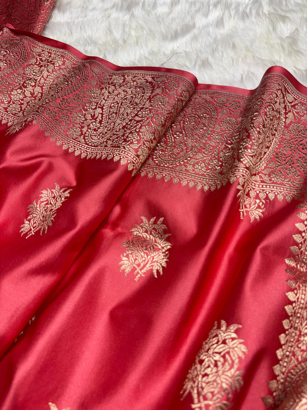Banarasi Blush Coral Premium Motifs Floral Mashru Silk Saree