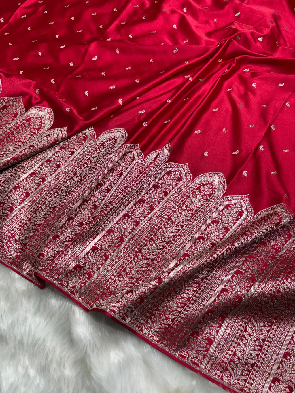 Premium Red Shade Skirt border Mashru Silk Saree
