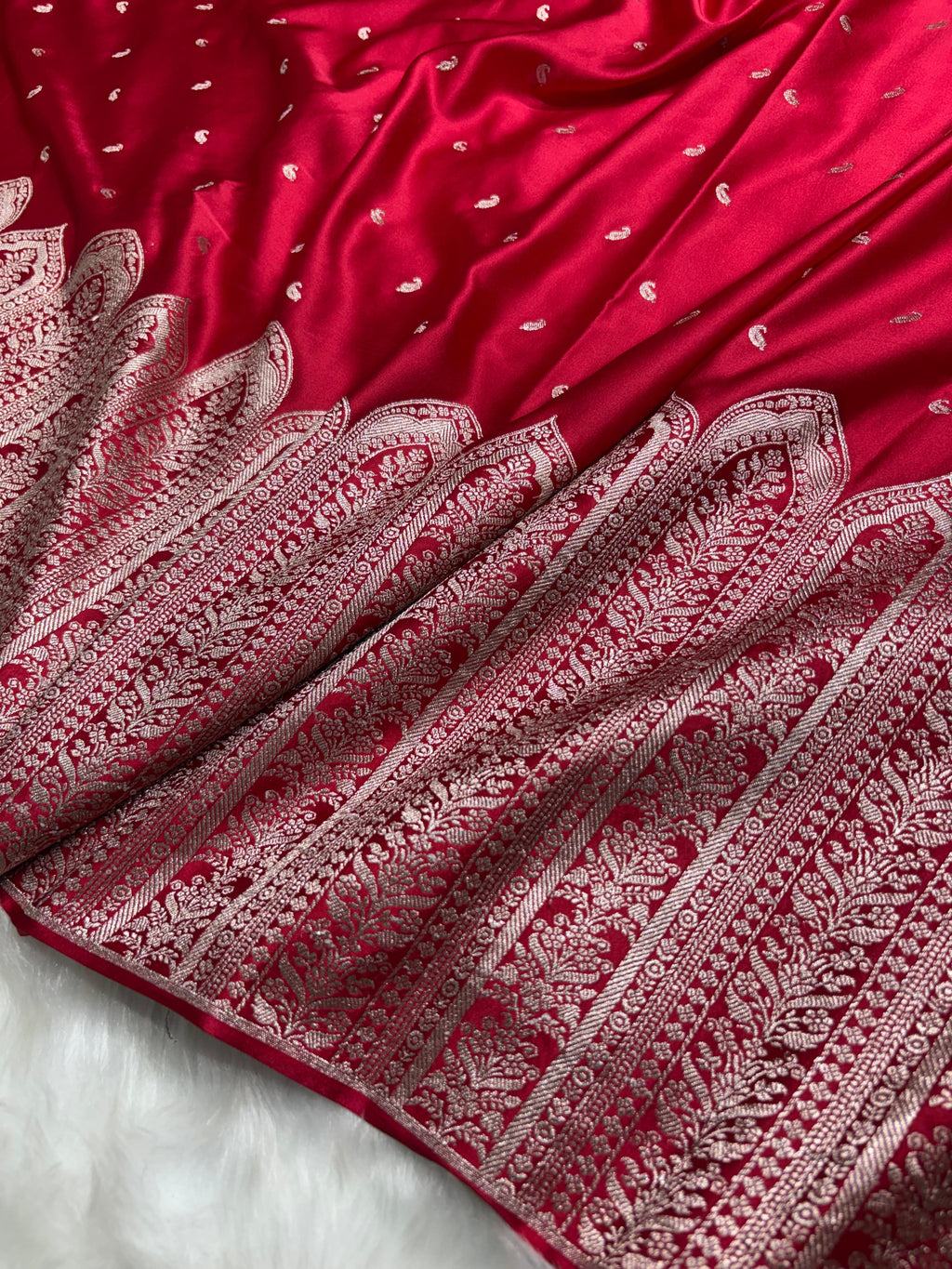Premium Red Shade Skirt border Mashru Silk Saree