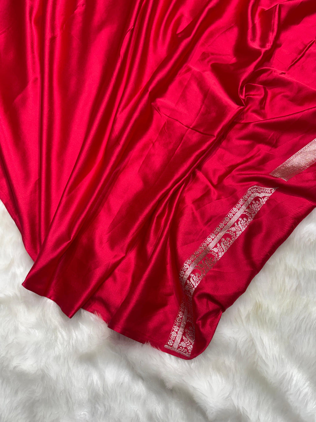 Premium Red Shade Skirt border Mashru Silk Saree