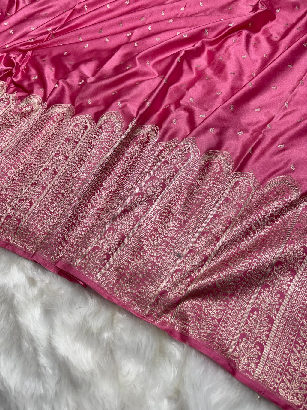 Premium BlushPink Shade Skirt border Mashru Silk Saree