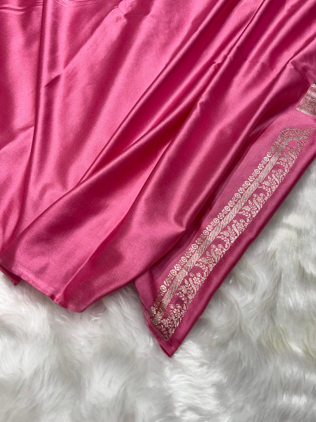 Premium BlushPink Shade Skirt border Mashru Silk Saree