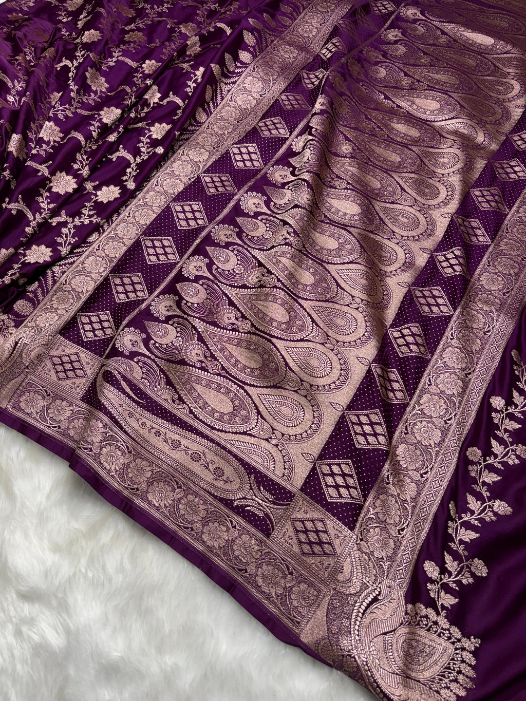 Banarasi Wine Purple Shades Jaal Pattern Mashru Silk Saree