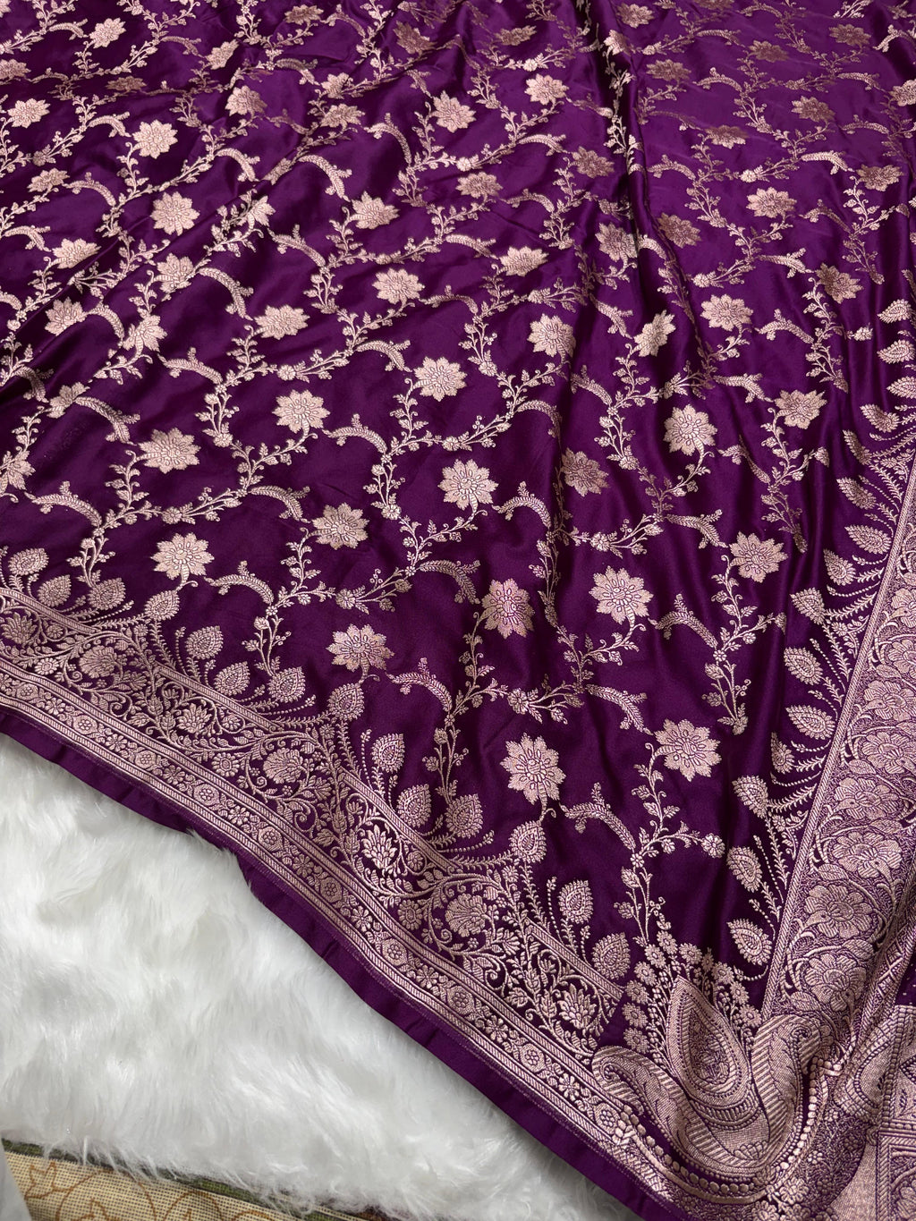 Banarasi Wine Purple Shades Jaal Pattern Mashru Silk Saree