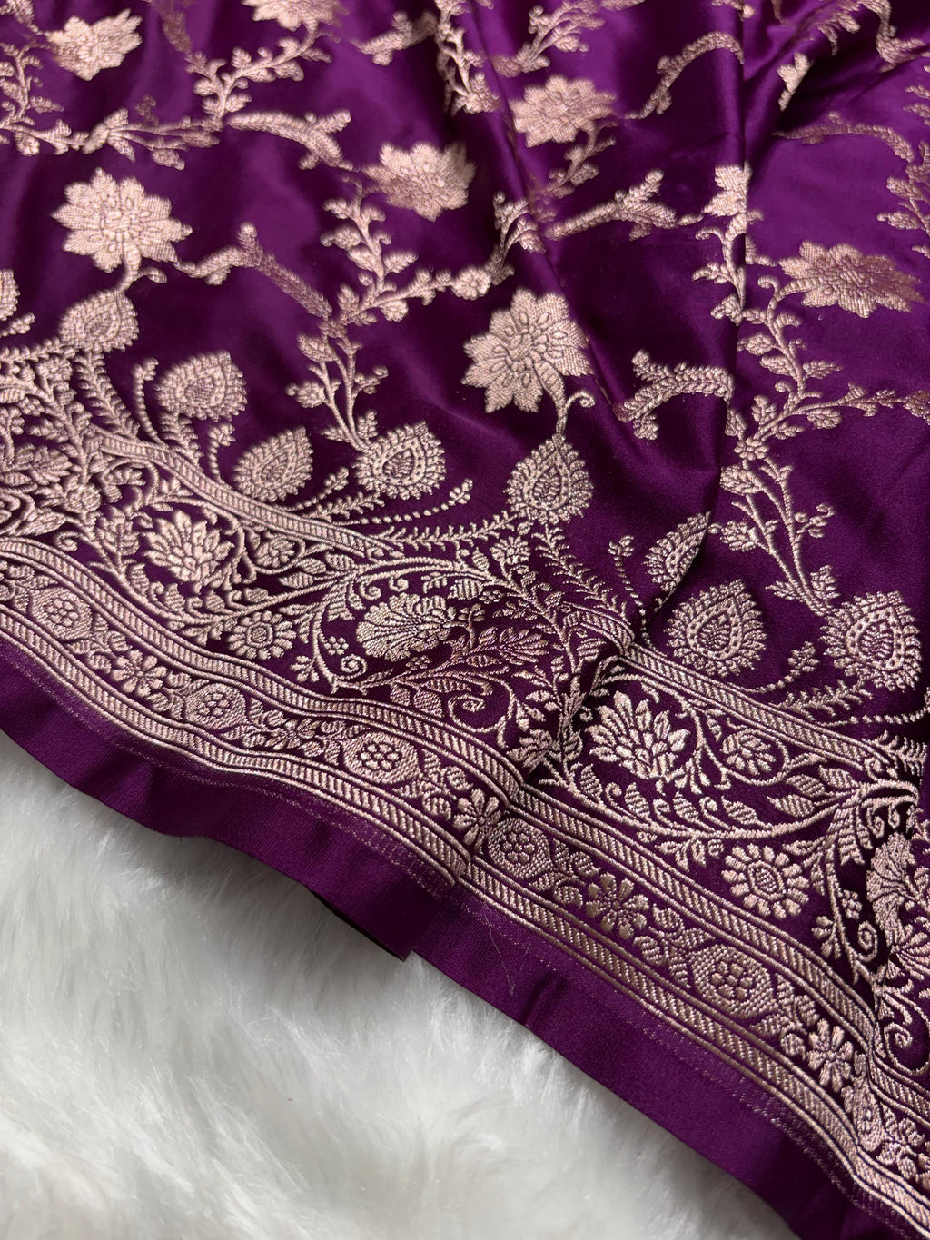Banarasi Wine Purple Shades Jaal Pattern Mashru Silk Saree