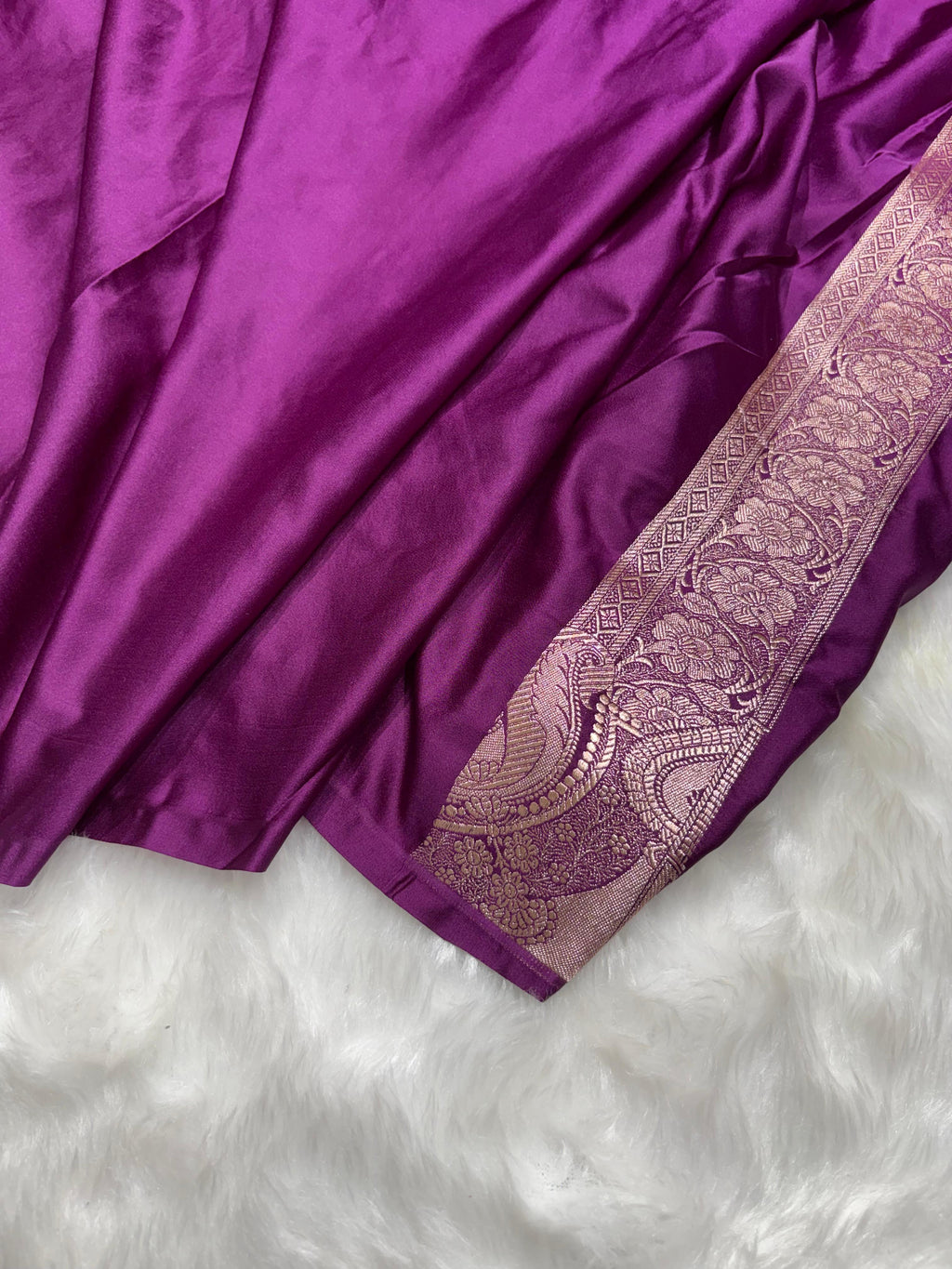 Banarasi Wine Purple Shades Jaal Pattern Mashru Silk Saree