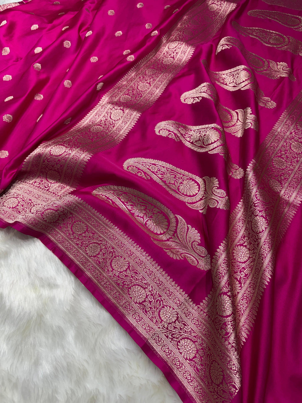 Rani Banarasi Booti Mashru Silk Saree