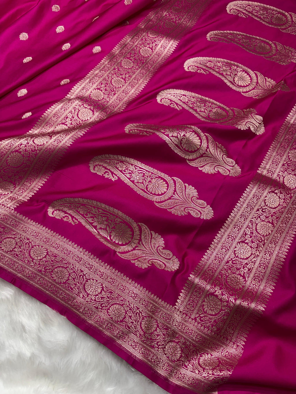 Rani Banarasi Booti Mashru Silk Saree