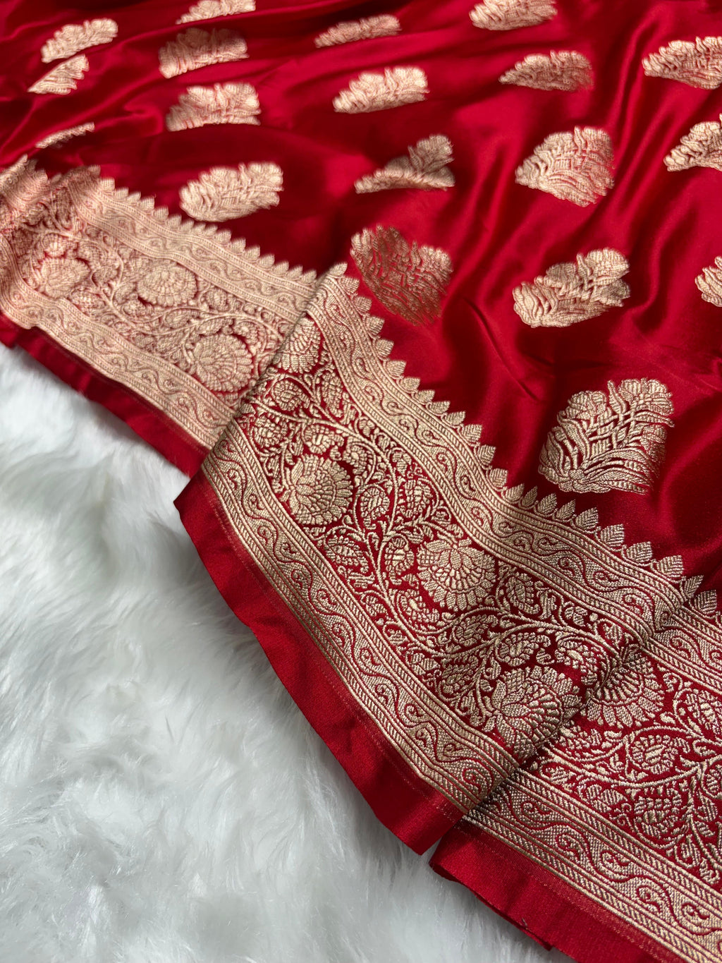 Banarasi Boota Red Shades Mashru Silk Saree