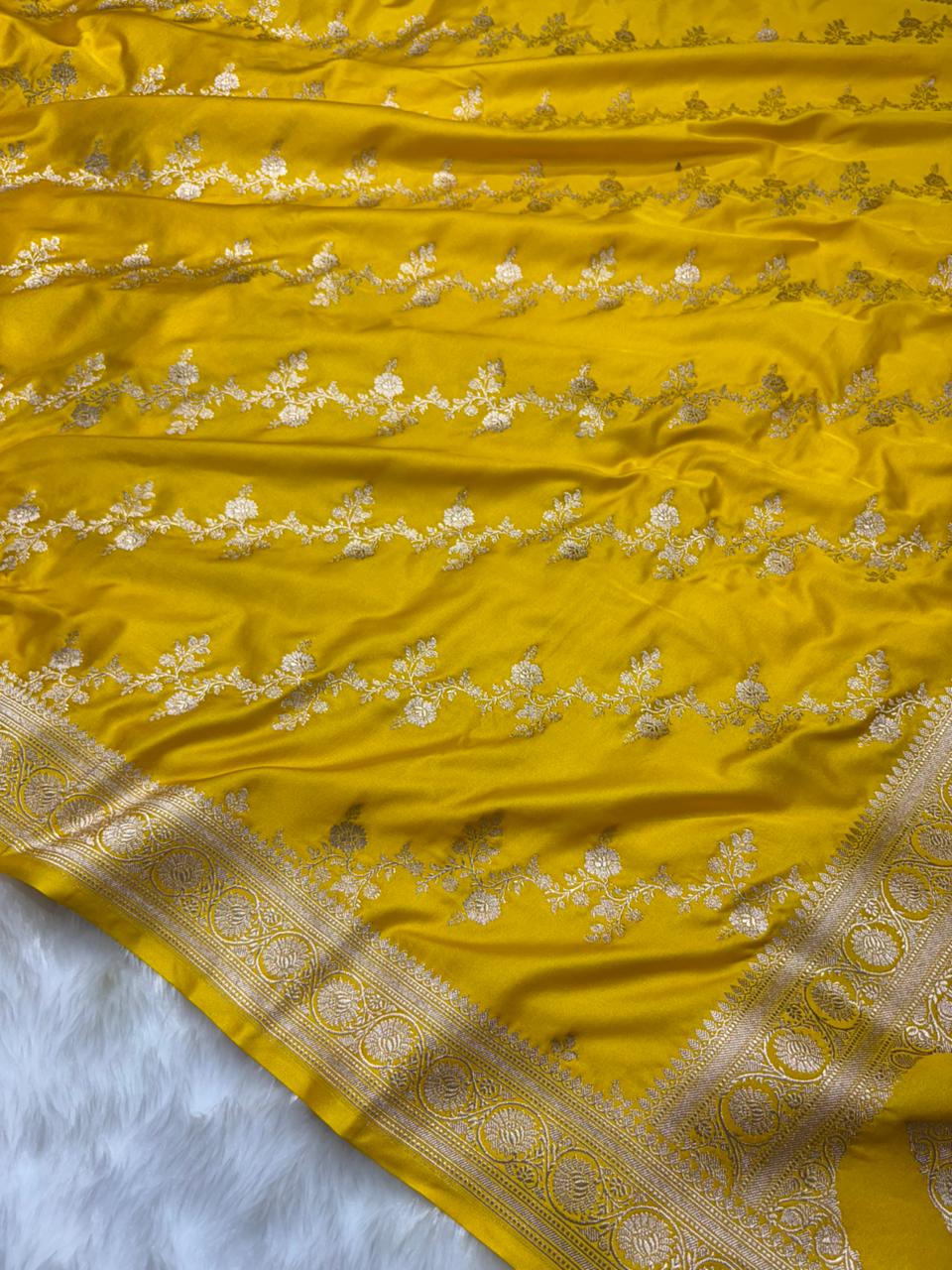Cross Jaal Floral Pattern Mashru Silk Saree in Yellow Shades
