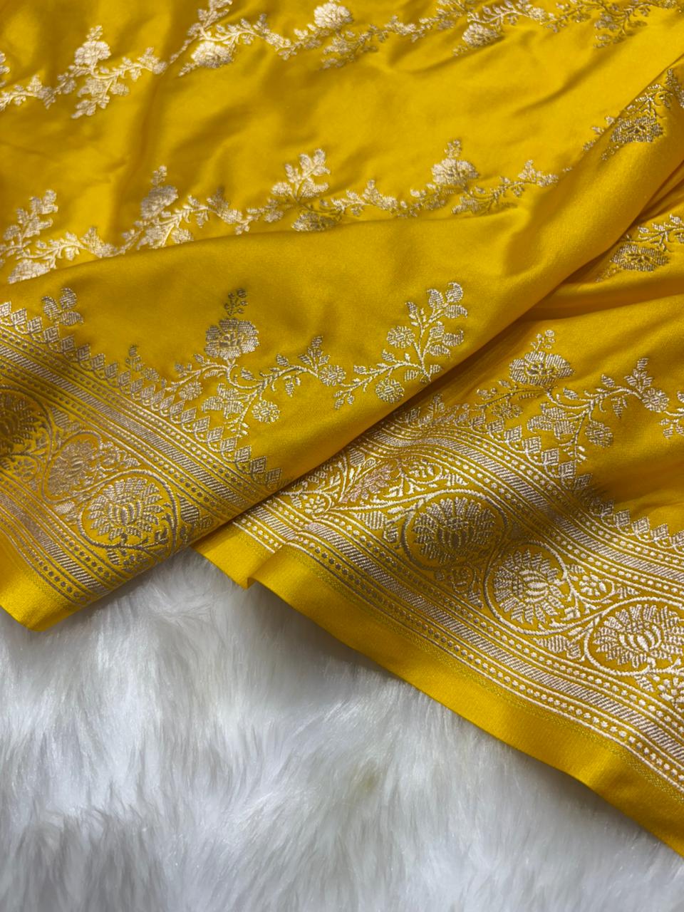 Cross Jaal Floral Pattern Mashru Silk Saree in Yellow Shades