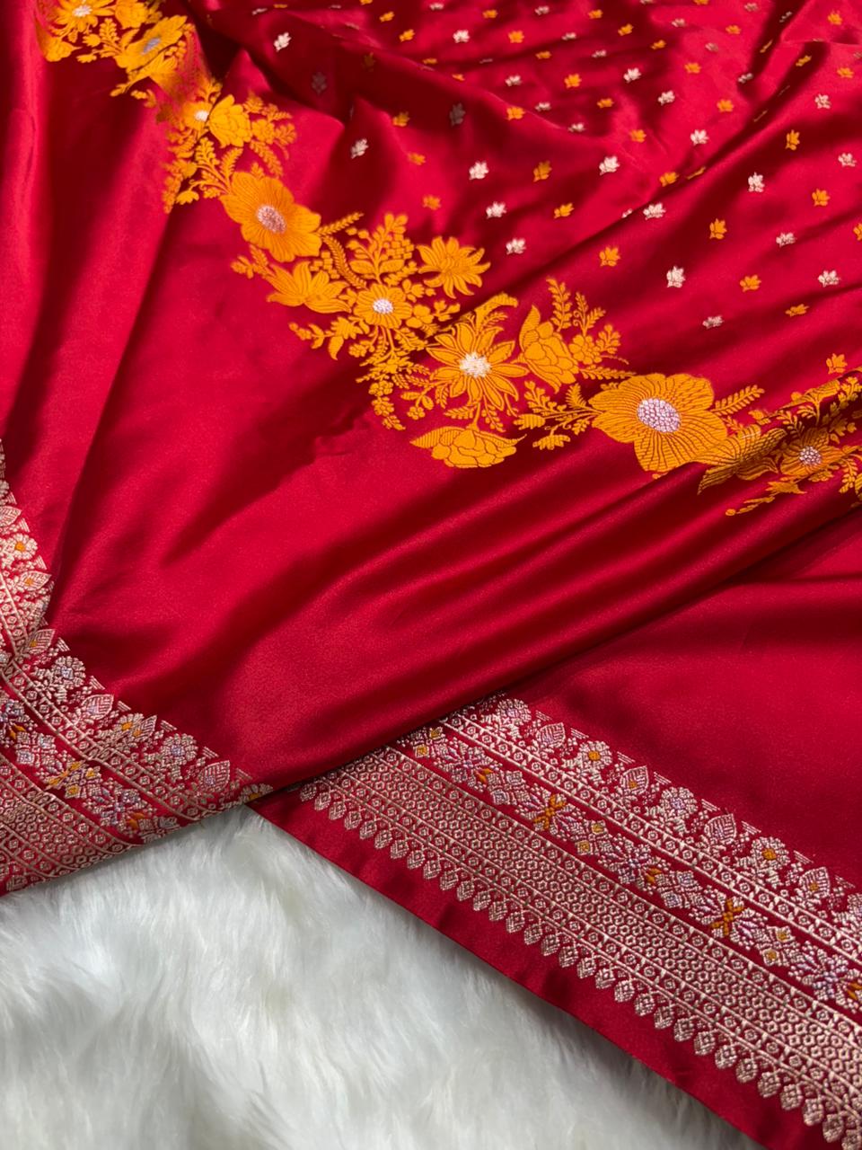 Crimson Red Shades Banarasi Minakari Boota Skirt Pattern Floral Mashru Silk Saree