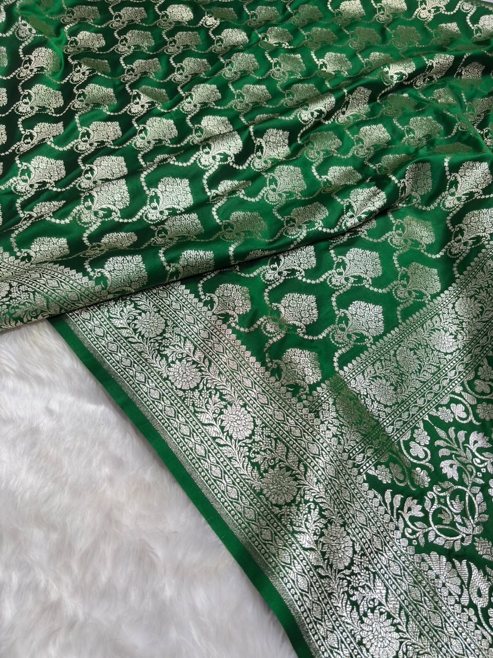Banarasi Jaal Boota Pattern Mashru Silk Saree in Bottle Green Shades