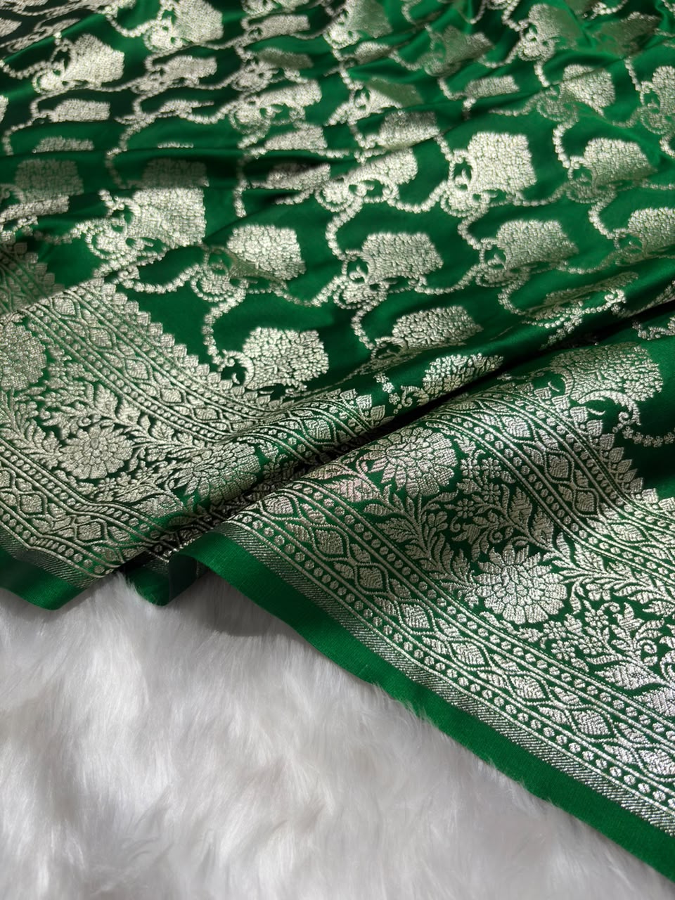 Banarasi Jaal Boota Pattern Mashru Silk Saree in Bottle Green Shades