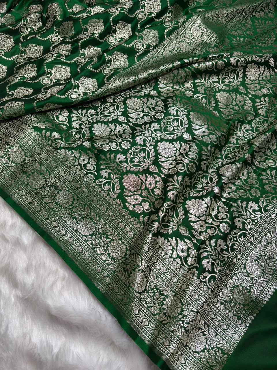 Banarasi Jaal Boota Pattern Mashru Silk Saree in Bottle Green Shades