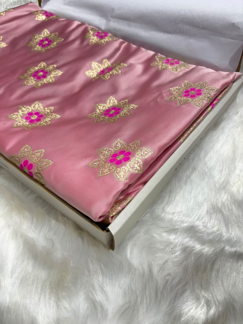 Banarasi Star Pattern with Unique floral border Mashru Silk Saree in Rose-gold Shades