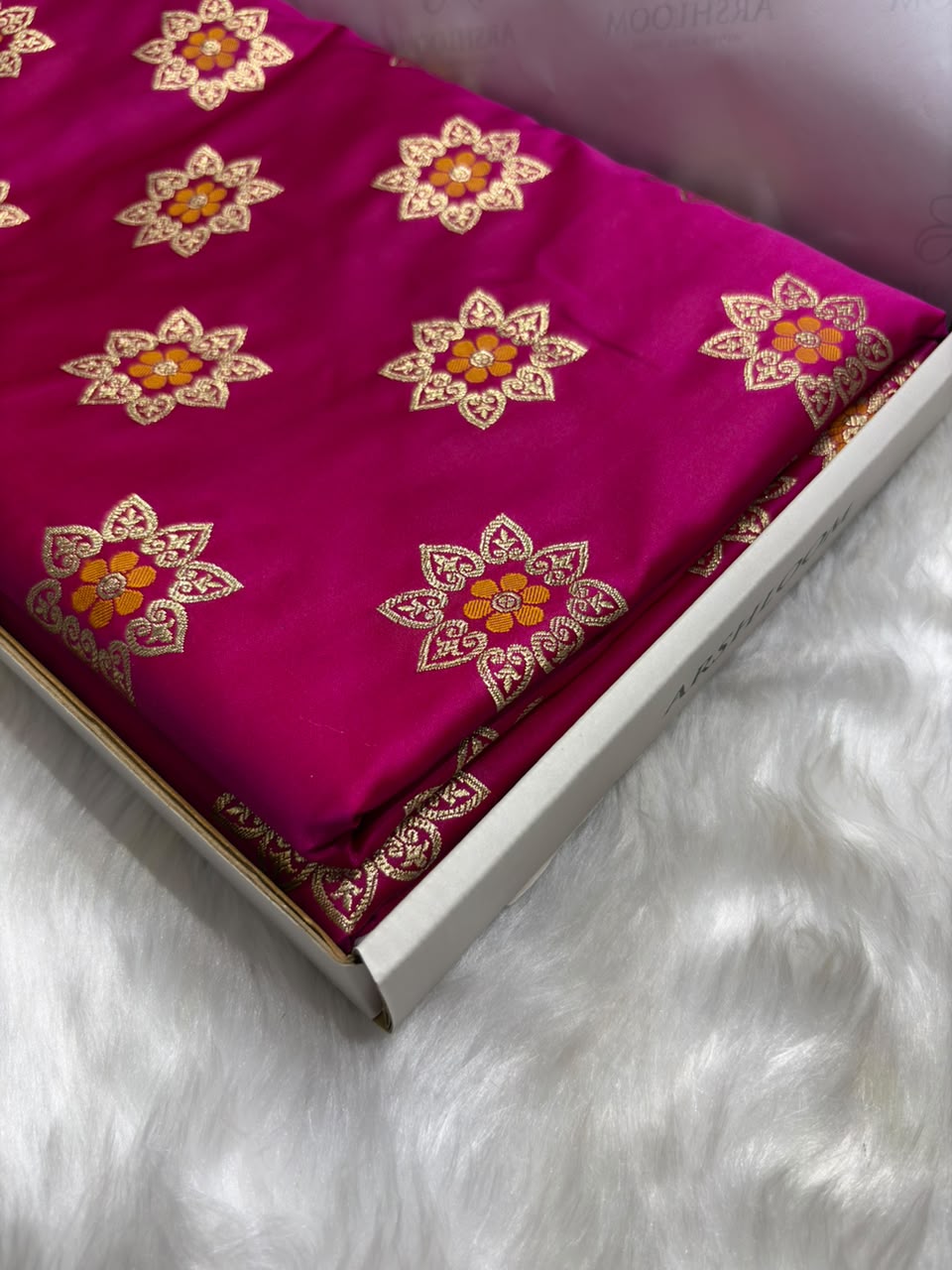 Banarasi Star Pattern with Unique Floral border Mashru Silk Saree in Rani Shades
