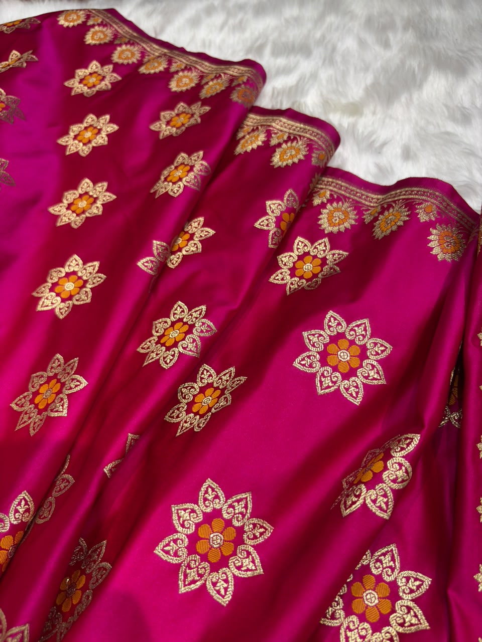 Banarasi Star Pattern with Unique Floral border Mashru Silk Saree in Rani Shades