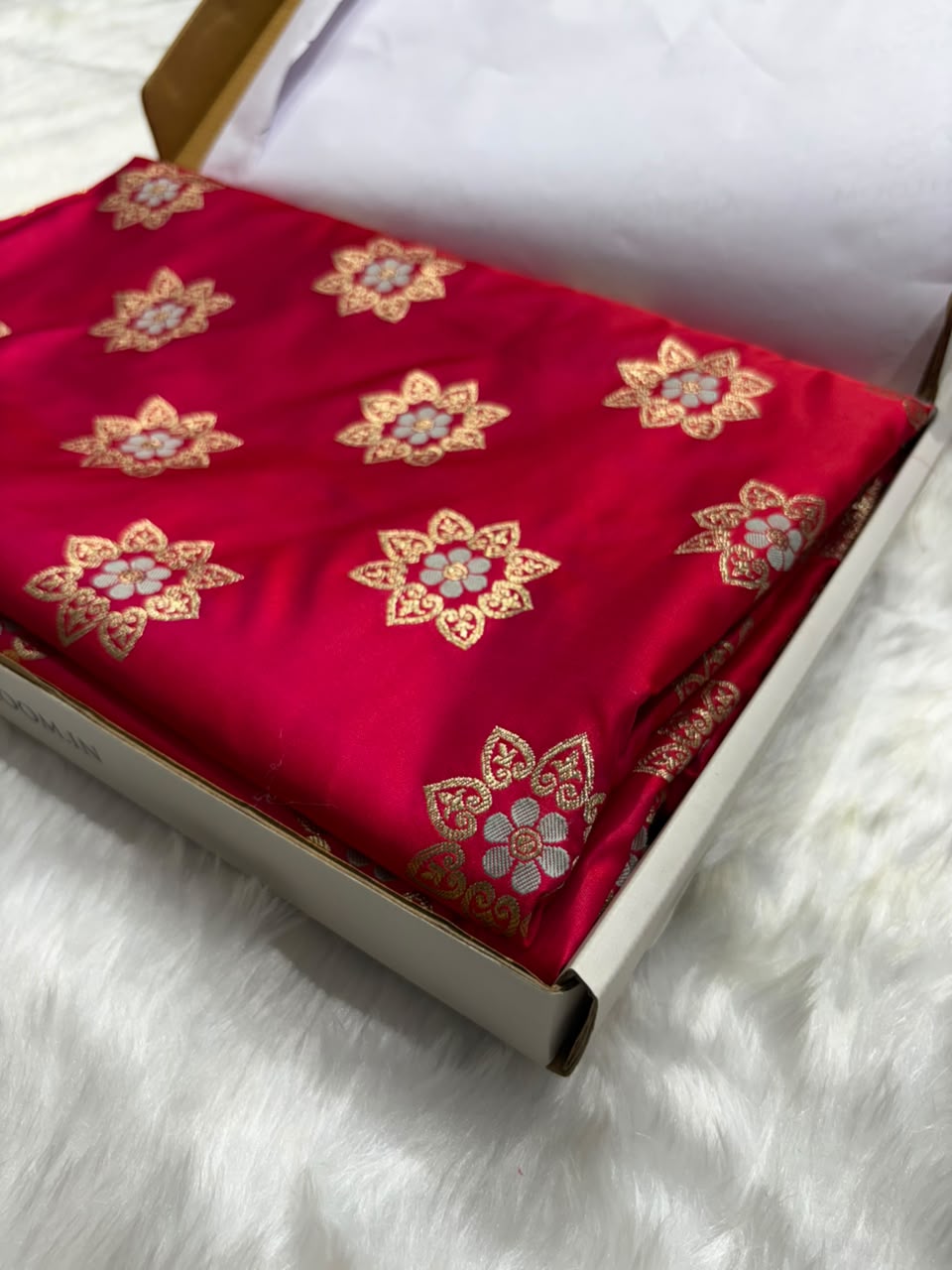 Banarasi Star Pattern with Unique Floral border Mashru Silk Saree in Purplish Red Shades