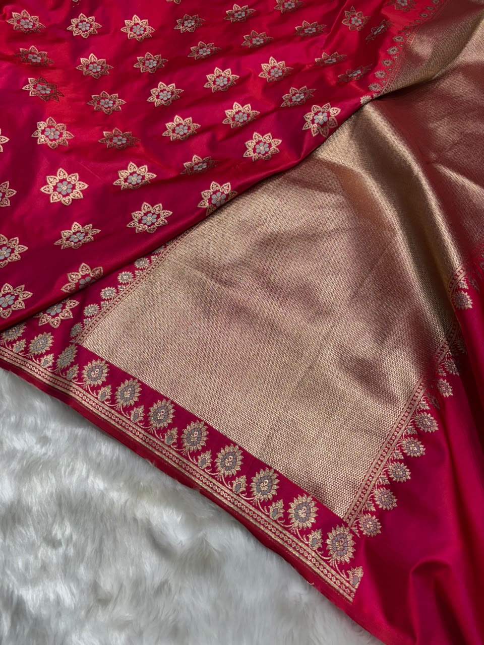 Banarasi Star Pattern with Unique Floral border Mashru Silk Saree in Purplish Red Shades