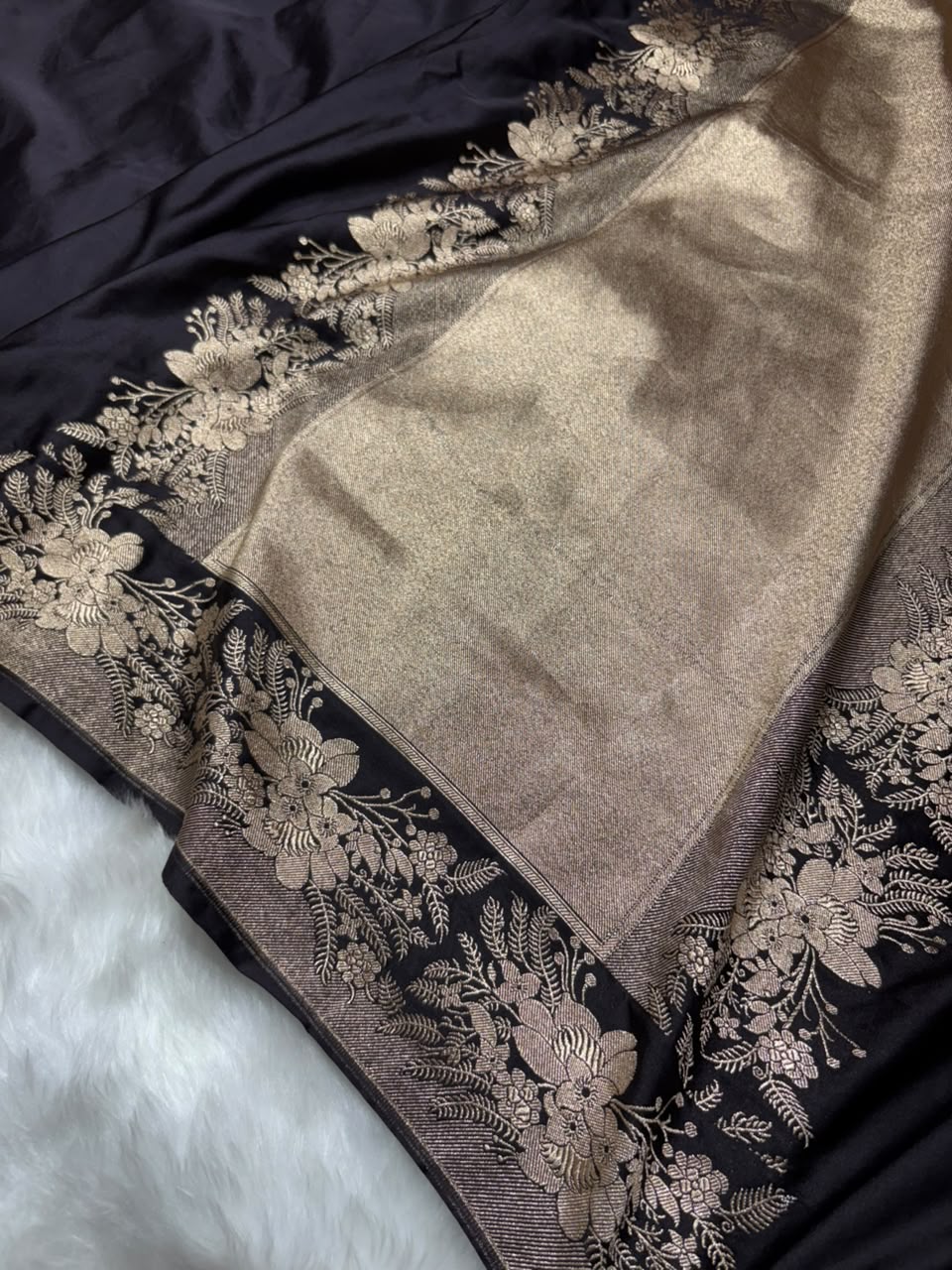 Black Shades Banarasi Plain with Floral Border Mashru Silk Saree