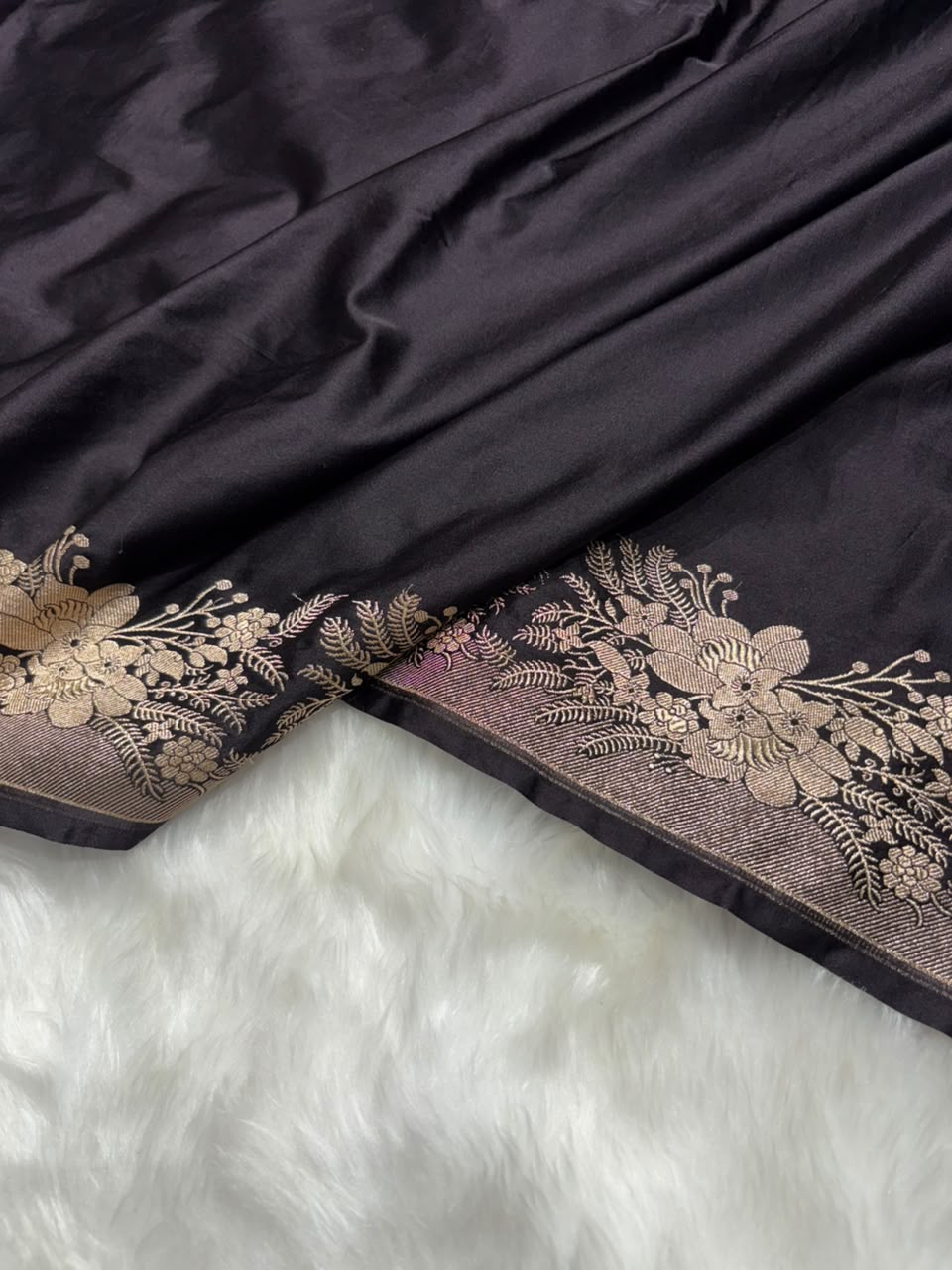 Black Shades Banarasi Plain with Floral Border Mashru Silk Saree