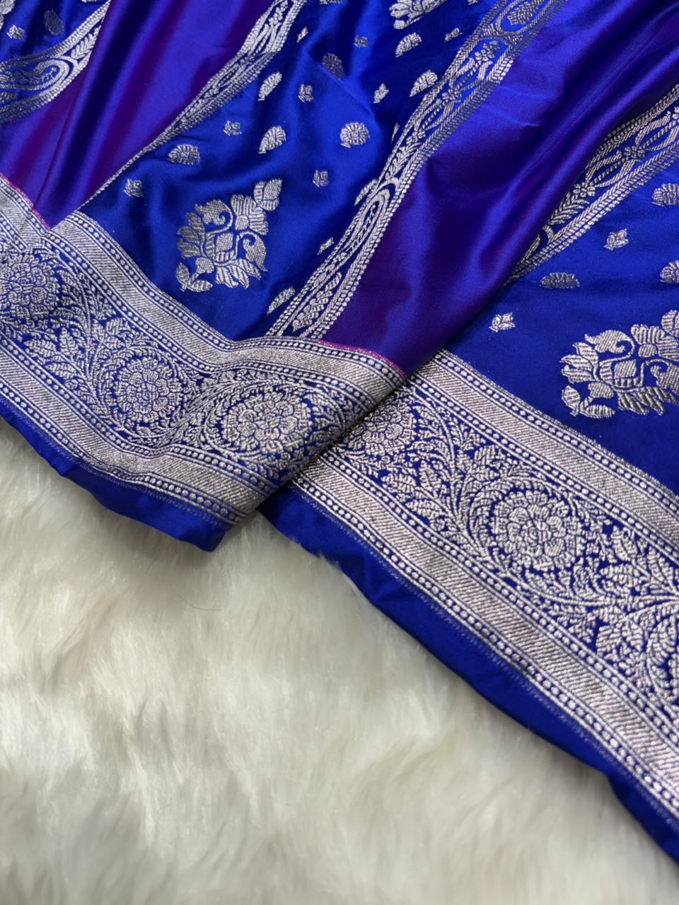 Contrast Royal & Navy Blue Horizontal Stripes with Motifs Banarasi Mashru Silk Saree
