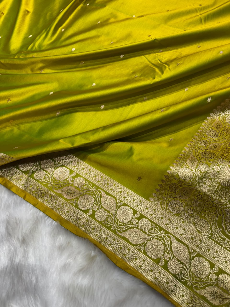 Liril Green Shades Booti Pattern Mashru Silk Saree