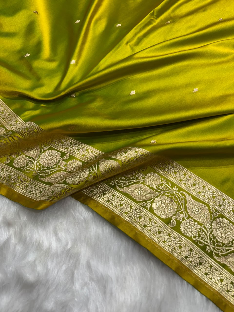 Liril Green Shades Booti Pattern Mashru Silk Saree